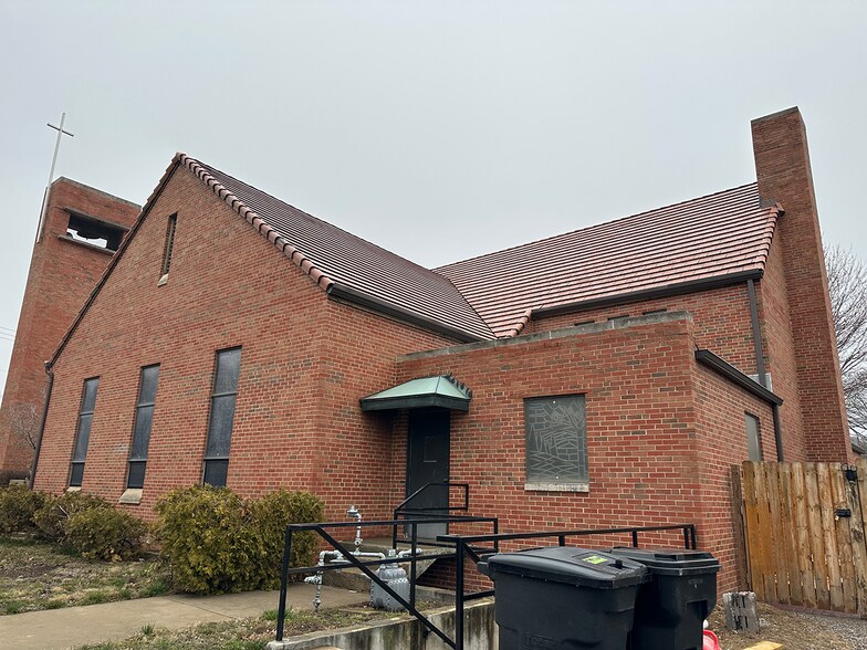 10113 E Lexington Ave, Independence, MO à vendre - Photo de l’immeuble – Image 1 sur 7