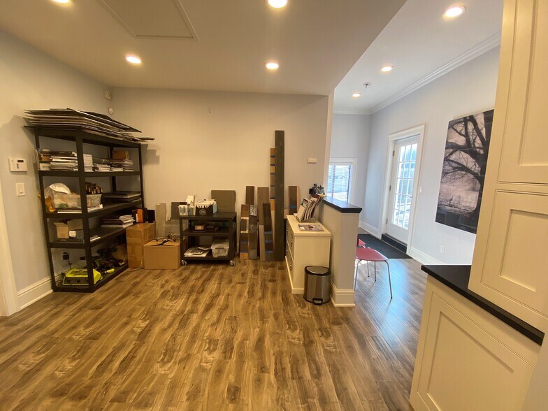 215 River Road Ext, Cos Cob, CT à louer - Photo intérieure – Image 3 sur 17
