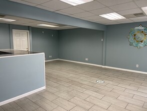 2303 E Washington St, Bloomington, IL à louer Photo intérieure– Image 1 sur 3