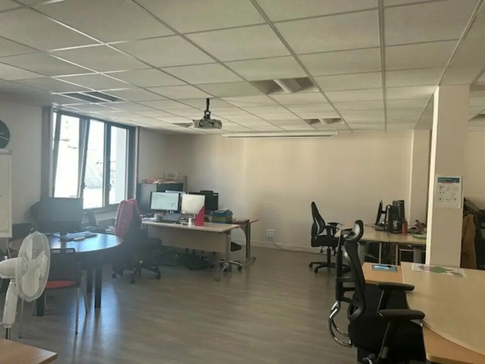 15 Place Michelet, Tours à louer Photo intérieure– Image 1 sur 13