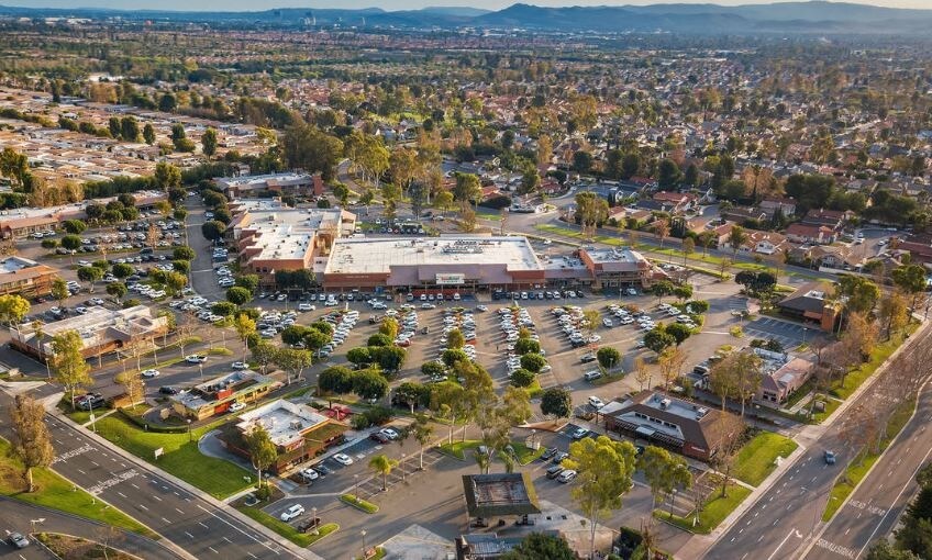 4762-4960 Irvine Blvd, Irvine, CA à louer - Photo de l’immeuble – Image 3 sur 17