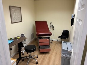 200 W Center St, Manchester, CT à louer Photo intérieure– Image 2 sur 5