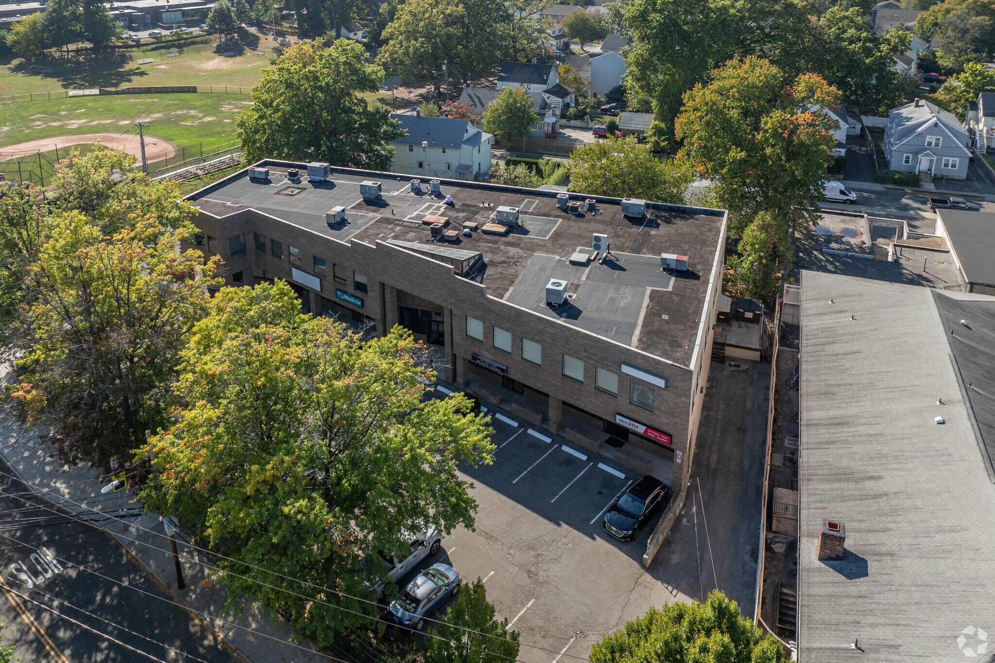 456 Glenbrook Rd, Stamford, CT à louer Photo principale– Image 1 sur 11