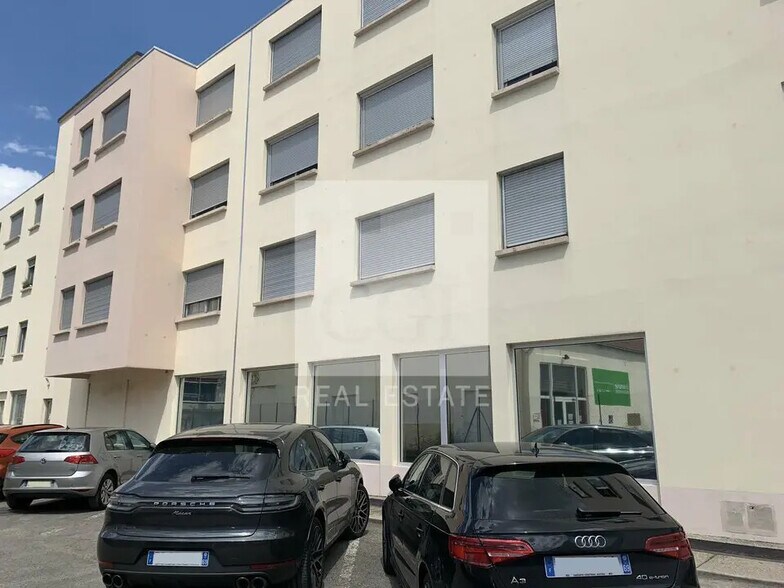 Bureau dans Villeurbanne à louer - Photo de l’immeuble – Image 1 sur 7