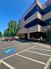 1575 E McAndrews Rd, Medford, OR à louer Photo intérieure– Image 2 sur 30