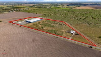 Plus de détails pour 833 County Road 583, La Coste, TX - Local d’activités à vendre