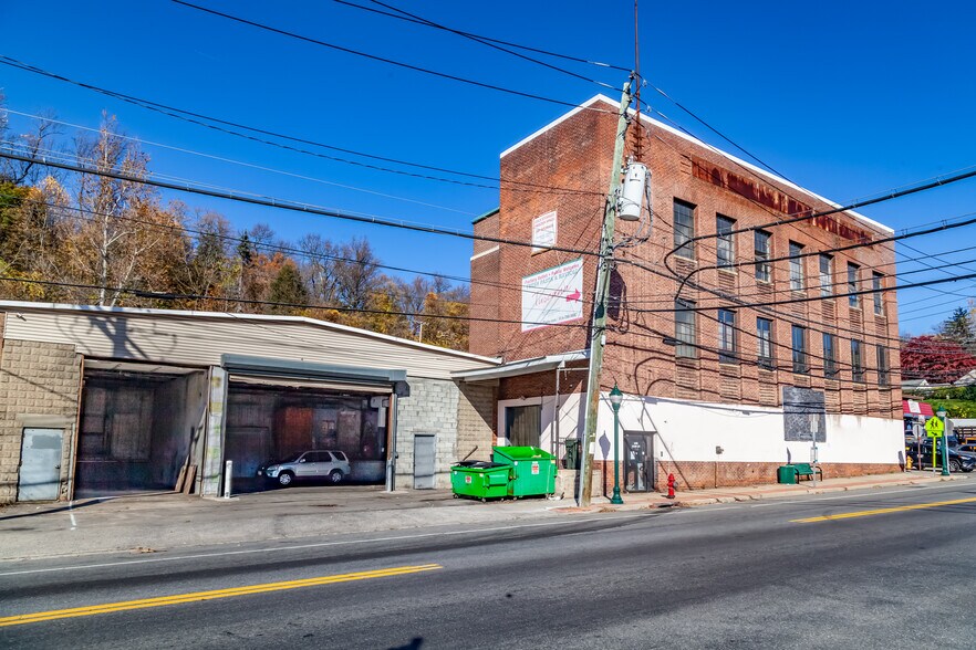 1698 Main St, Peekskill, NY à louer - Photo de l’immeuble – Image 2 sur 17