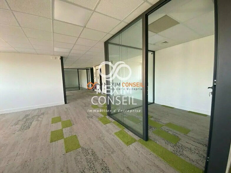 Bureau dans Nanterre à louer - Photo de l’immeuble – Image 2 sur 11