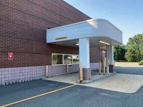 21-27 S Hope Chapel Rd, Jackson, NJ à louer Photo de l’immeuble– Image 2 sur 11