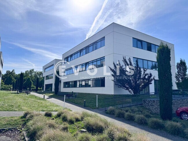 Plus de détails pour 575-655 Allée Des Parcs, Saint-Priest - Bureau à louer