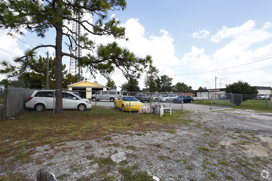 13379 Chambord St, Brooksville, FL à vendre - Photo de l’immeuble – Image 2 sur 2