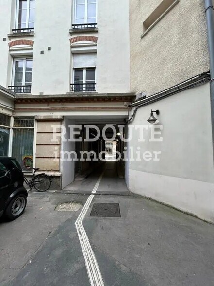 Bureau dans Reims à louer - Photo de l’immeuble – Image 2 sur 7