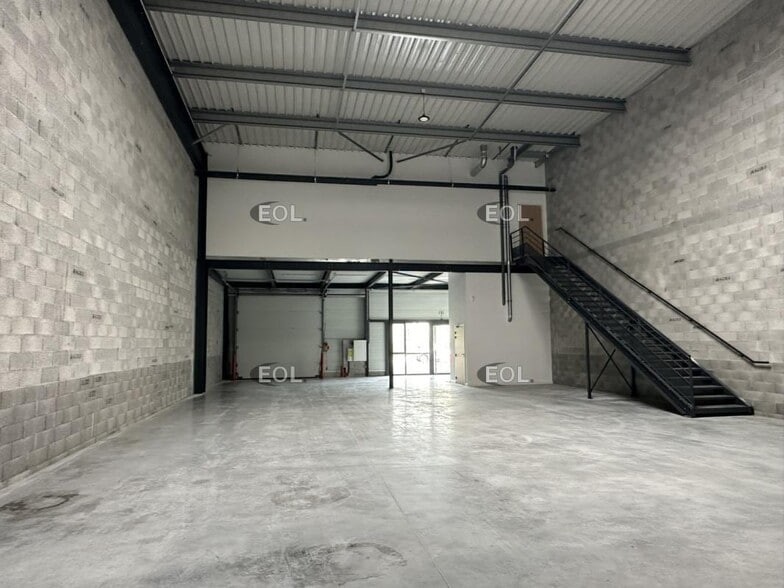Local d’activités dans Manosque à louer - Photo intérieure – Image 2 sur 10