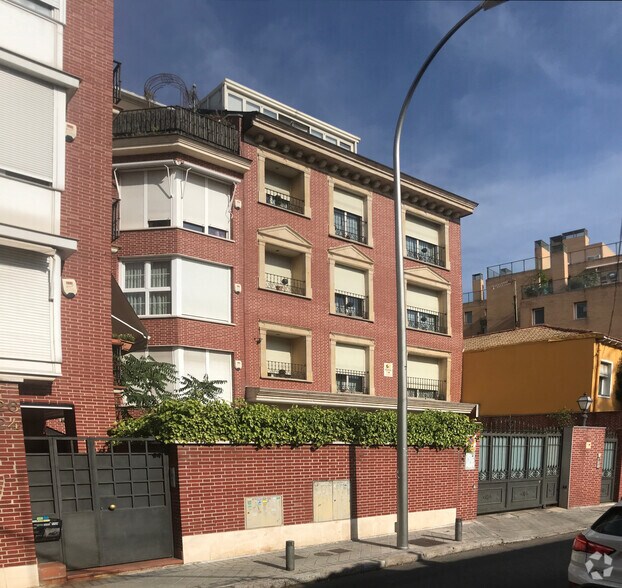 Immeuble residentiel dans Madrid, Madrid à vendre - Photo intérieure – Image 1 sur 9