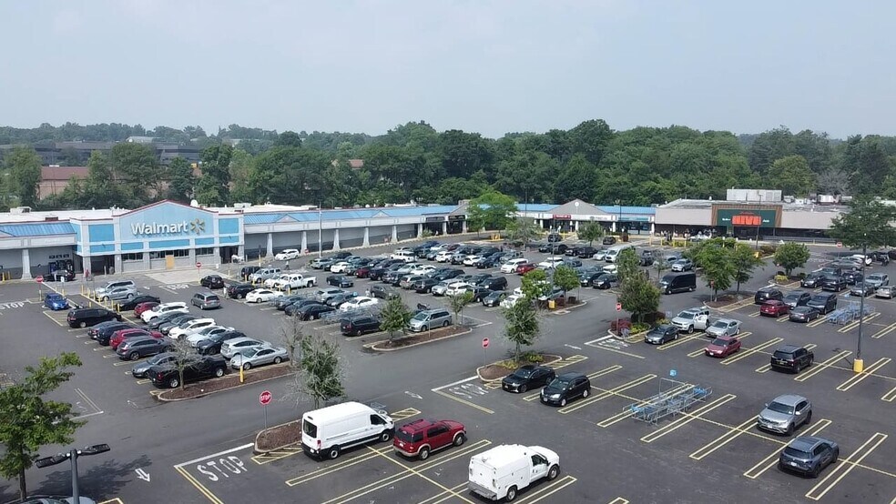 250 Route 59, Suffern, NY à louer - Photo de l’immeuble – Image 3 sur 11