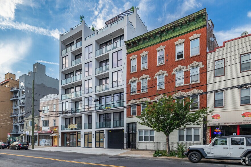 23-33 Astoria Blvd, Astoria, NY à vendre - Photo de l’immeuble – Image 3 sur 4
