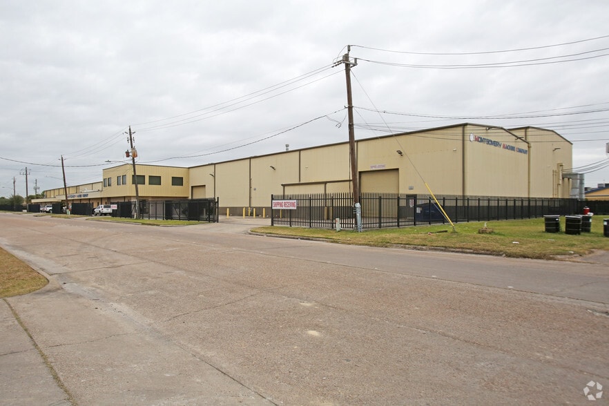 1005 Mae Dr, Houston, TX à vendre - Photo de l’immeuble – Image 2 sur 3