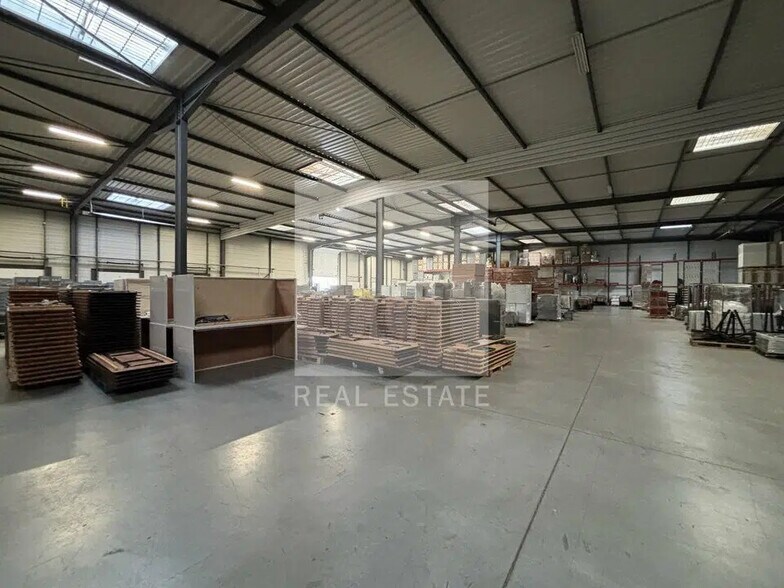 Bureau dans Meyzieu à louer - Photo de l’immeuble – Image 3 sur 16