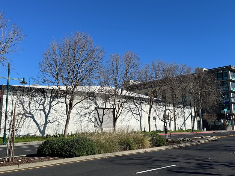 4045 Horton St, Emeryville, CA à louer - Photo de l’immeuble – Image 3 sur 12