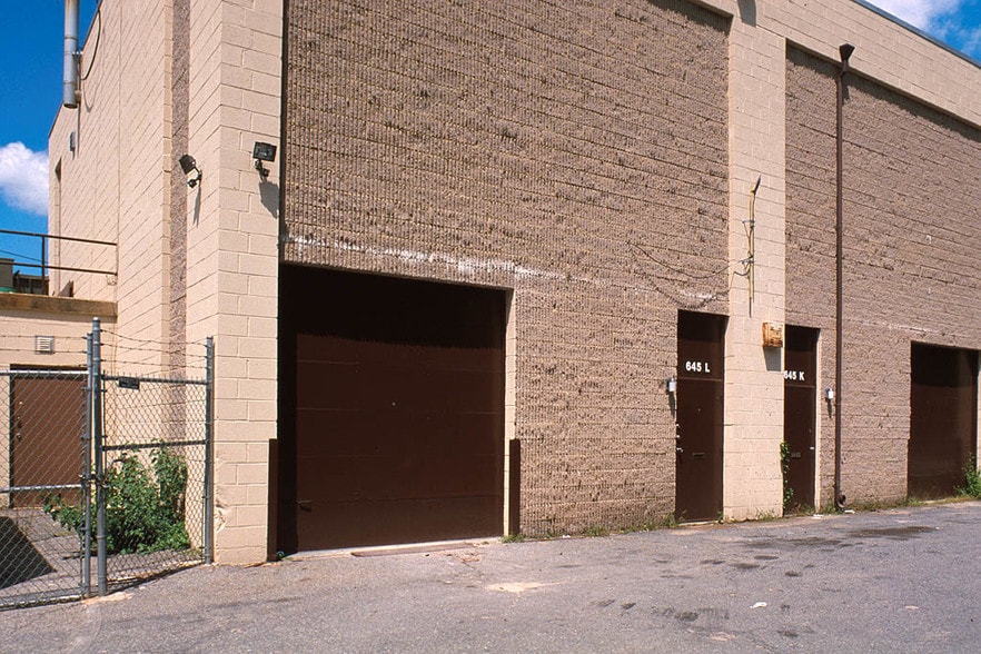 645 Lofstrand Ln, Rockville, MD à louer - Autre – Image 3 sur 11