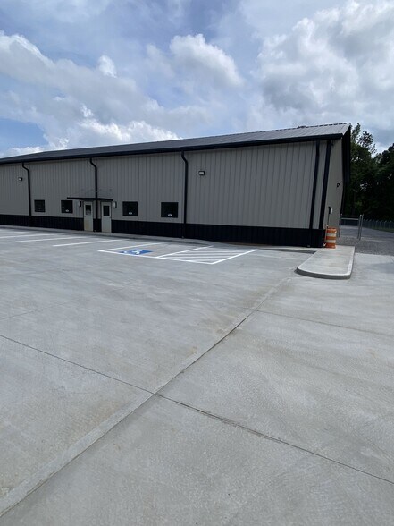 759 L & P Pky, Monroe, GA à louer - Photo de l’immeuble – Image 3 sur 13