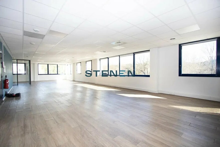 Bureau dans Aix-en-Provence à louer - Photo intérieure – Image 3 sur 8