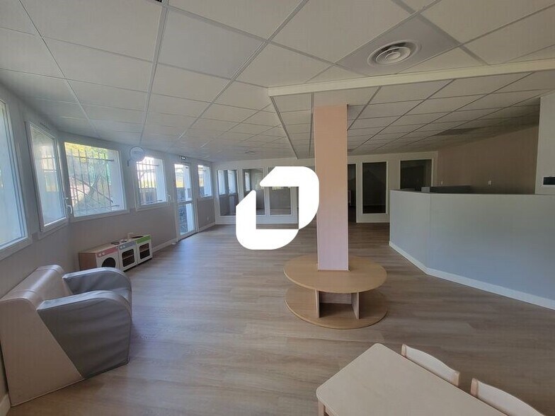Bureau dans Orsay à louer - Photo de l’immeuble – Image 3 sur 12