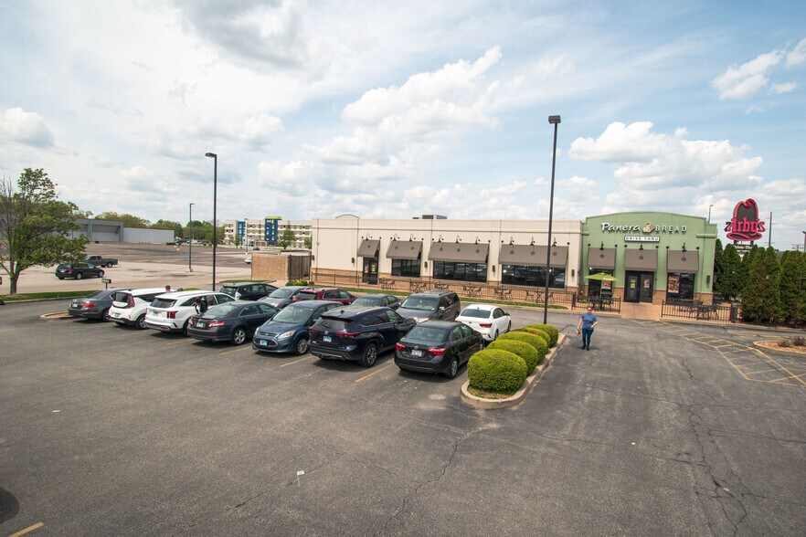 3019 S Dirksen Pky, Springfield, IL à vendre - Photo de l’immeuble – Image 3 sur 6