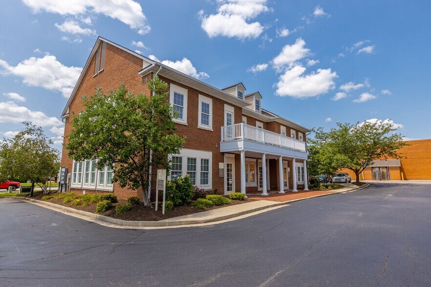 1716-1720 Sharkey Way, Lexington, KY à louer - Photo de l’immeuble – Image 3 sur 11