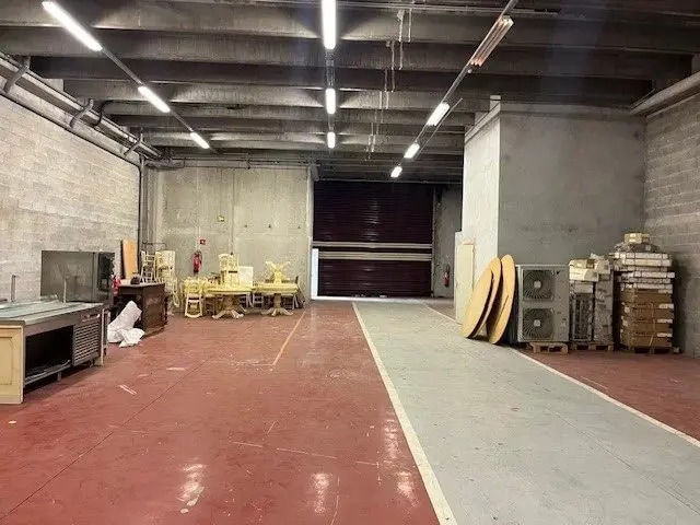 Industriel/Logistique dans Vallauris à louer - Photo de l’immeuble – Image 2 sur 18