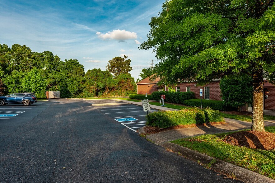20 Executive Park Dr, Hendersonville, TN à vendre - Photo de l’immeuble – Image 3 sur 54