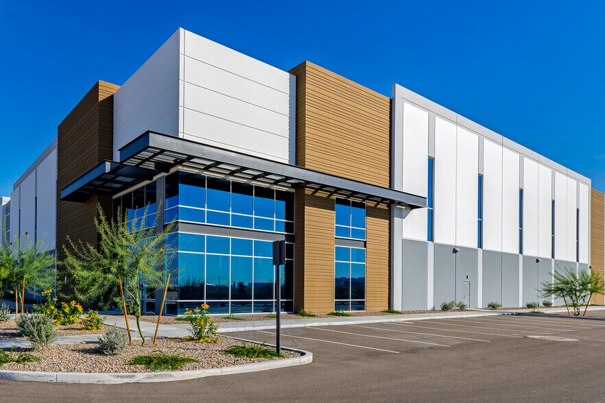 6071 N Ballpark Blvd, Glendale, AZ à louer - Photo de l’immeuble – Image 2 sur 25