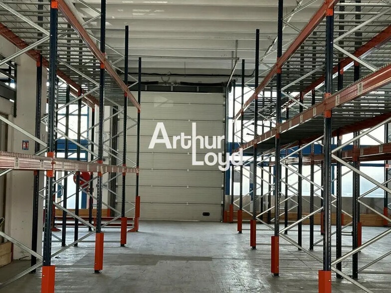 Local d’activités dans Carros à louer - Photo intérieure – Image 3 sur 5