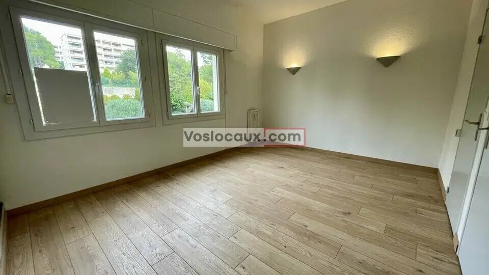 Bureau dans Cagnes-sur-Mer à vendre Photo de l’immeuble– Image 1 sur 6