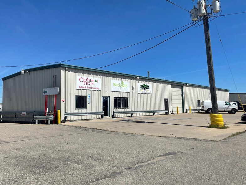 3215 Main Ave, Fargo, ND à louer - Photo de l’immeuble – Image 3 sur 16