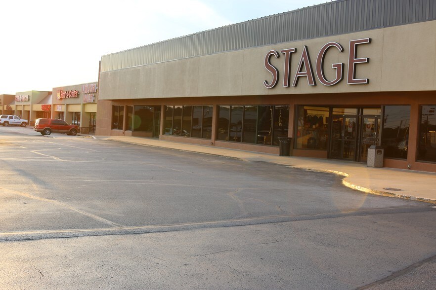 728-732 W New Orleans St, Broken Arrow, OK à louer - Photo de l’immeuble – Image 3 sur 11
