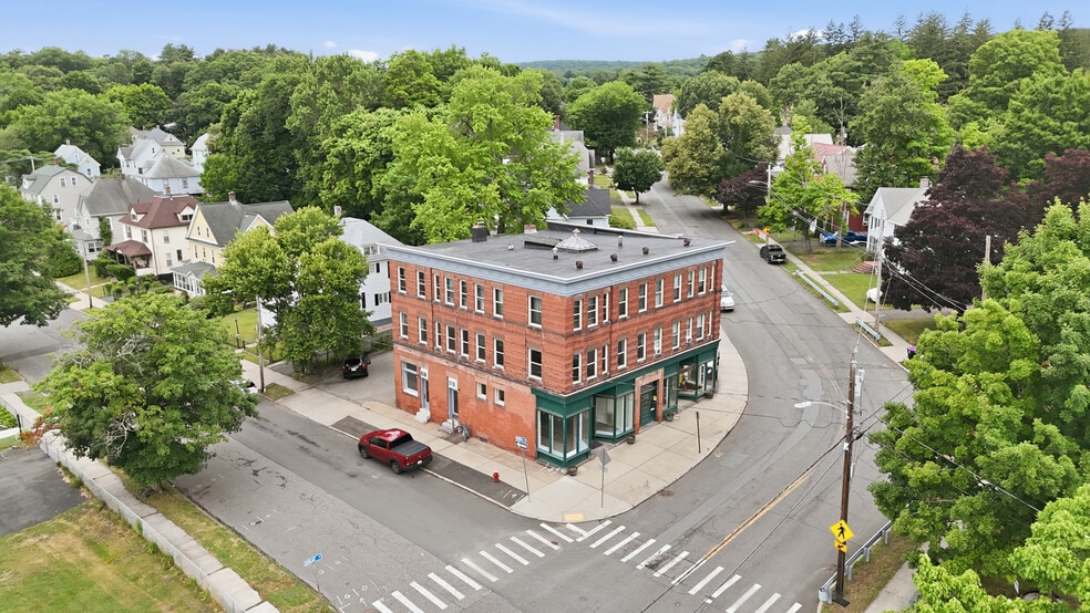 226-228 Sargeant St, Holyoke, MA à vendre - Photo principale – Image 1 sur 9