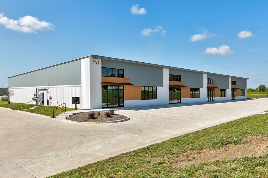 250 Delaware St, Norwalk, IA à louer - Photo principale – Image 1 sur 9