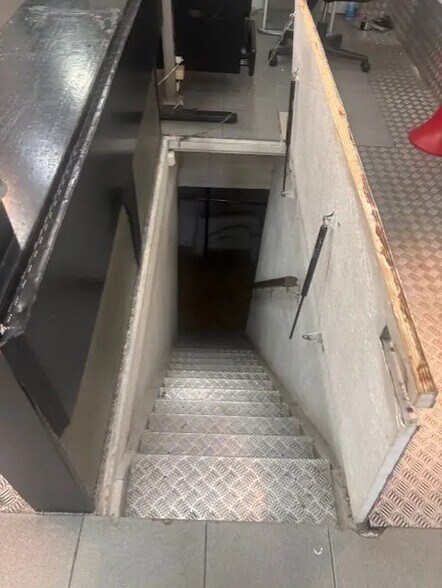 Local commercial dans Paris à vendre - Photo de l’immeuble – Image 3 sur 4