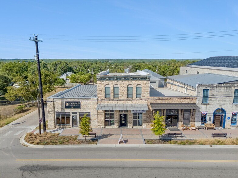 923 Main St, Liberty Hill, TX à vendre - Photo de l’immeuble – Image 2 sur 26