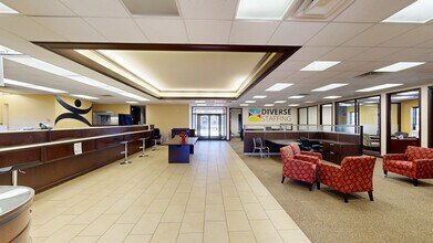 2200 Westchester Dr, High Point, NC à louer Photo intérieure– Image 2 sur 8