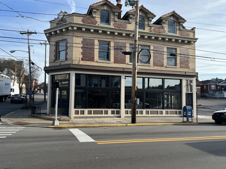 240 Fairfield Ave, Bellevue, KY à louer - Photo de l’immeuble – Image 2 sur 2