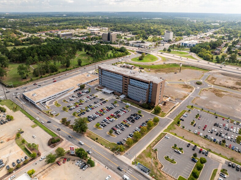 500 S University Ave, Little Rock, AR à louer - Photo de l’immeuble – Image 3 sur 7