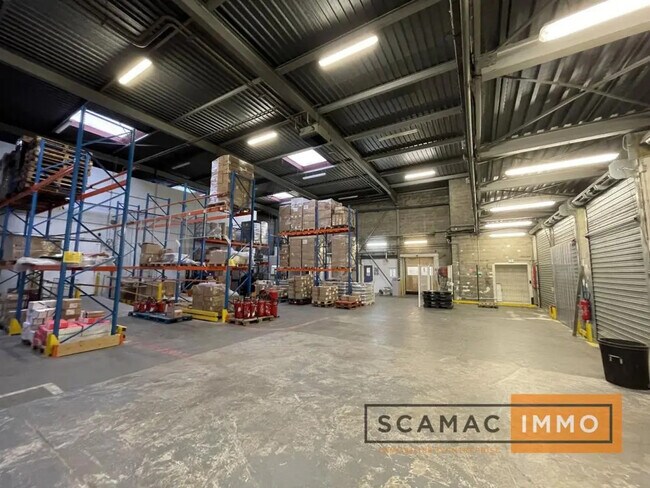 Plus de détails pour Bureau, Industriel/Logistique à louer
