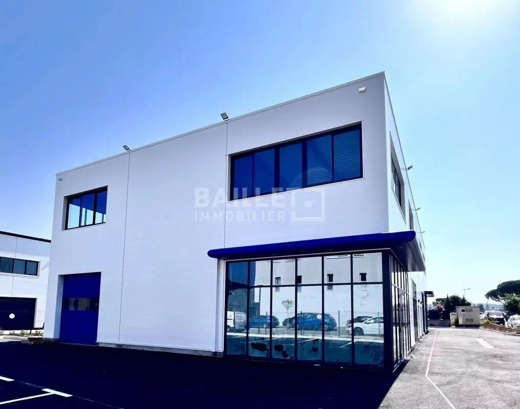 Local commercial dans Fréjus à louer Photo de l’immeuble– Image 1 sur 22