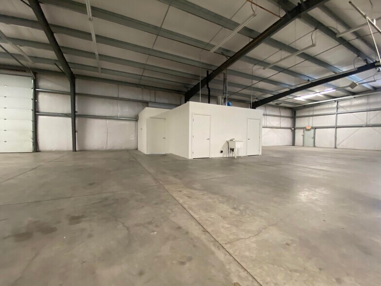 8300 E Valencia Rd, Tucson, AZ à louer - Photo de l’immeuble – Image 2 sur 13