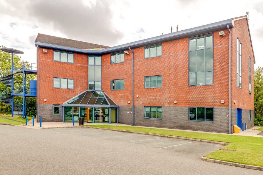 1 Pavilion Sq, Bolton à louer - Photo de l’immeuble – Image 1 sur 7