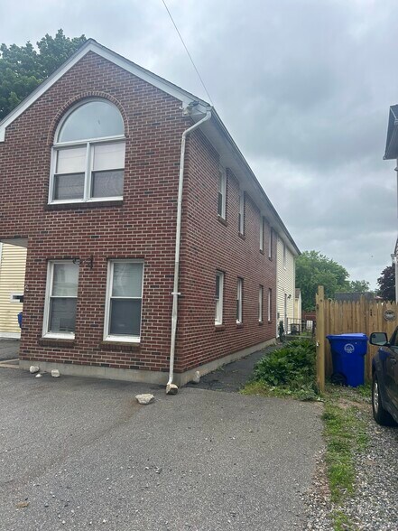 50 King St, Torrington, CT à vendre - Photo de l’immeuble – Image 3 sur 21