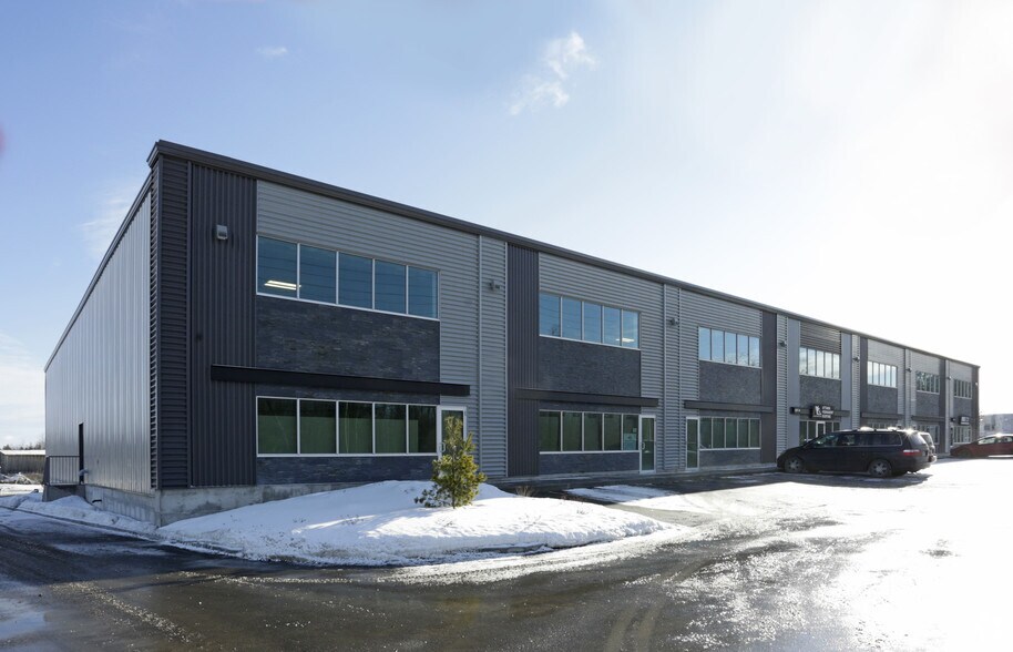 1035 Moodie Dr, Nepean, ON à louer - Photo de l’immeuble – Image 3 sur 3