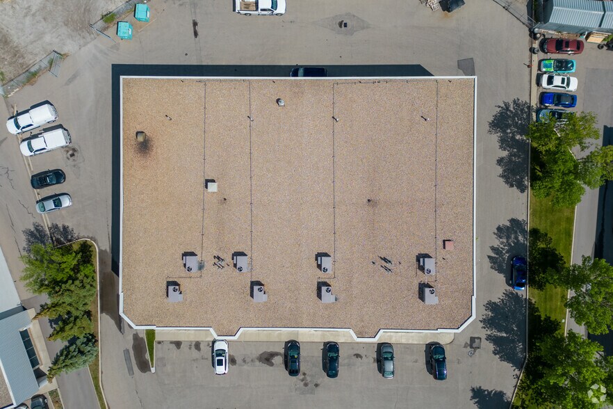 2216-2228 Pegasus Way NE, Calgary, AB à louer - Aérien – Image 3 sur 5